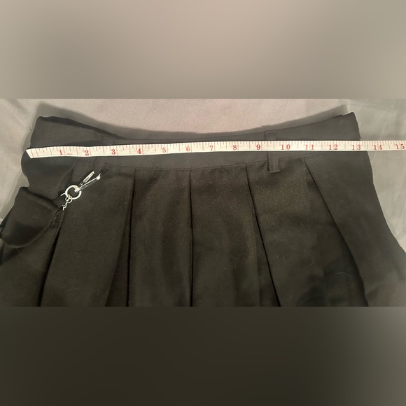 Hot Topic Pleated Skirt - Picture 4 of 7